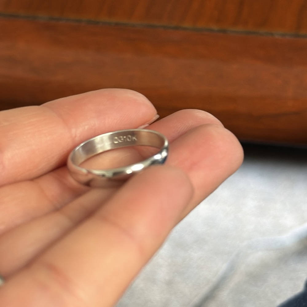 Men’s 4.0 wedding band 10k white gold - Picture 4 of 7